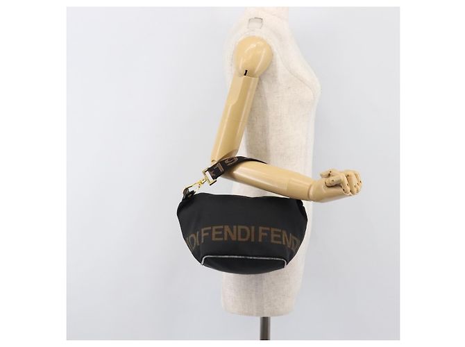 Pouch a mano FENDI Zucca Canvas Nero Marrone Auth 203003 - vista 22