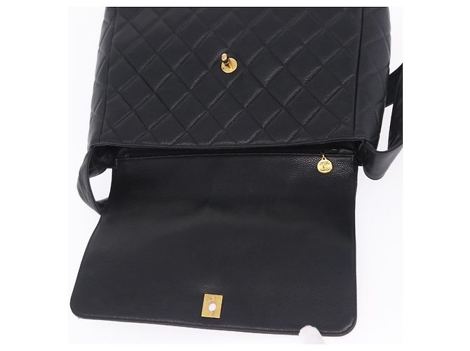 CHANEL Matelasse Turn Lock Shoulder Bag Caviar Skin Black Gold CC Auth 203228V Golden - view 9