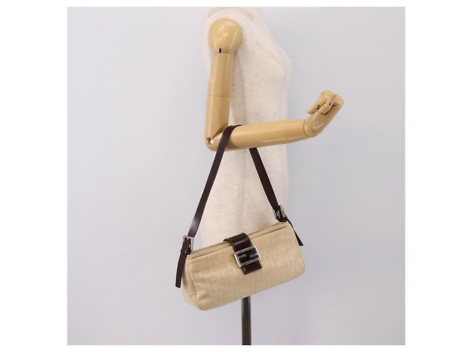 Borsa a tracolla FENDI Zucca Canvas Mamma Baguette Beige Silver Auth 202919V Argento - vista 24