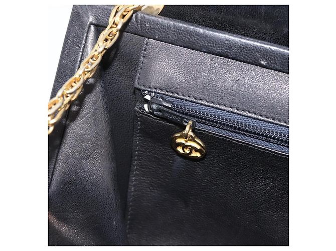 Borsa a tracolla CHANEL Matelasse con catena in pelle d'agnello nera e oro CC Auth 200758V Nero D'oro - vista 19