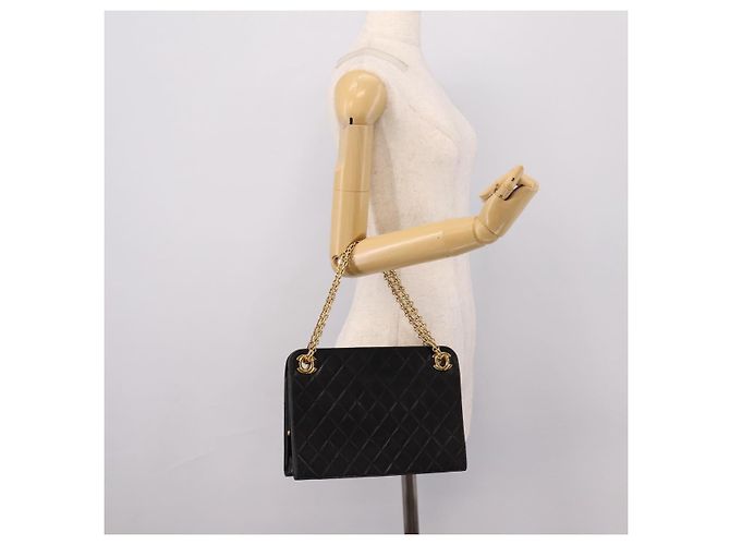 Borsa a tracolla CHANEL Matelasse con catena in pelle d'agnello nera e oro CC Auth 200758V Nero D'oro - vista 23