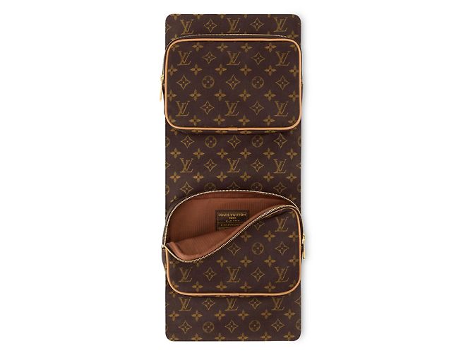 Louis Vuitton Silk Tech Hanging Toiletry Bag Brown Monogram - view 2