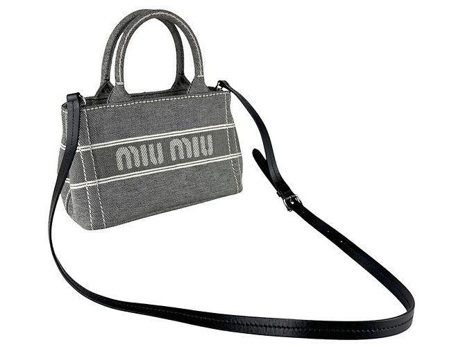 Miu Miu Handtasche aus schwarzem Canvas - Ansicht 11