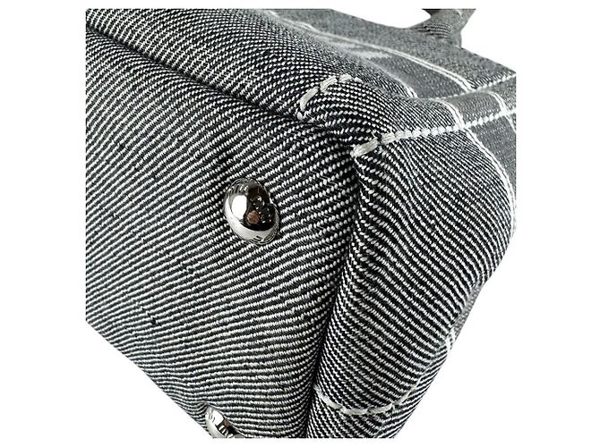 Miu Miu Handtasche aus schwarzem Canvas - Ansicht 9