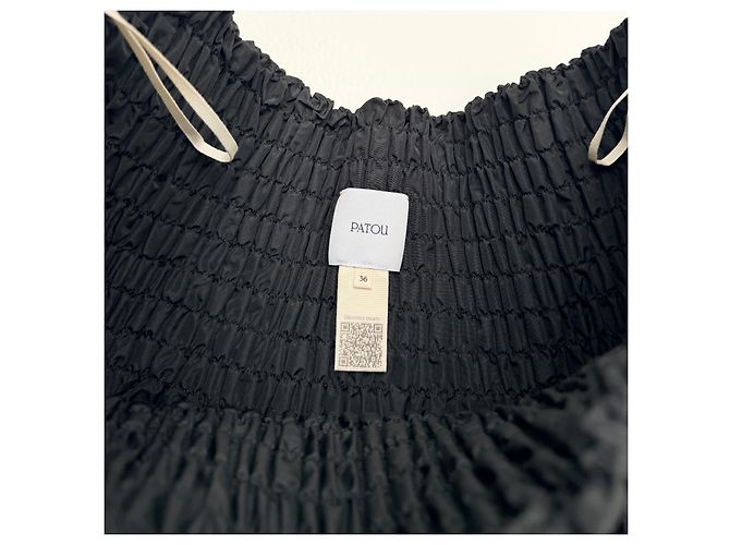 Jean Patou Patou Runway Herbst 2023 Schwarzes Off-Shoulder Minikleid - Ansicht 7