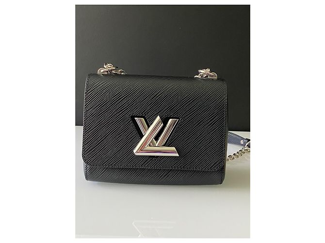 Louis Vuitton Twist MM Borsa Pelle Epi Nera Nero - vista 10