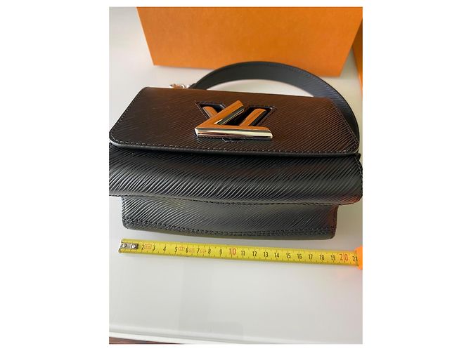 Louis Vuitton Twist MM Borsa Pelle Epi Nera Nero - vista 20