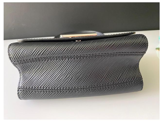 Louis Vuitton Twist MM Borsa Pelle Epi Nera Nero - vista 5