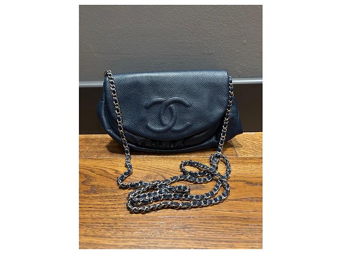 Chanel Borsa a patta in pelle grana blu navy Blu scuro - vista 12