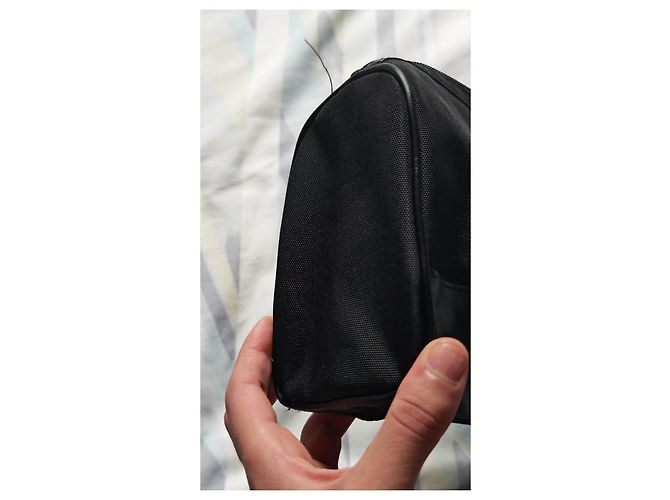 Pochette Issey Miyake nera in pelle e tessuto Nero - vista 11