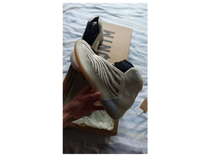 Sneakers Adidas Yzy Qntm Beige - vista 11