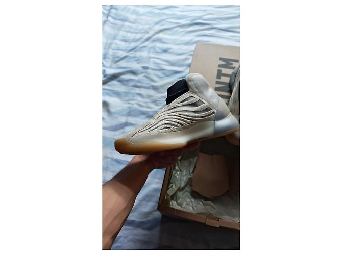 Sneakers Adidas Yzy Qntm Beige - vista 5
