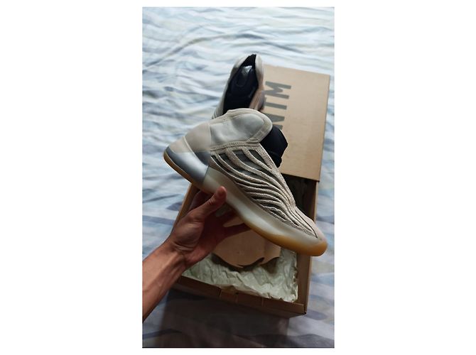 Sneakers Adidas Yzy Qntm Beige - vista 9