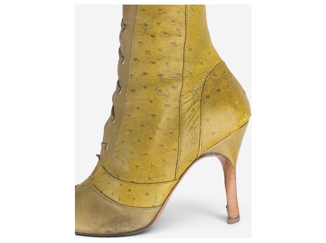 Stivali alti in struzzo con lacci e tacco Dior by Galliano AW00 Giallo - vista 9