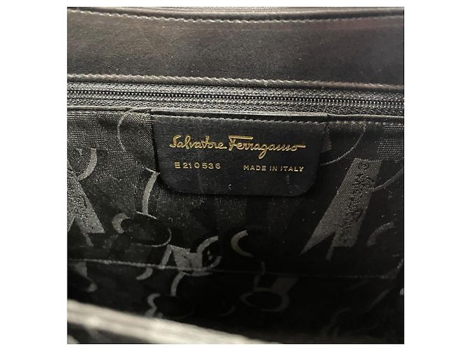 Salvatore Ferragamo Gancini Handtasche Schwarz - Ansicht 9