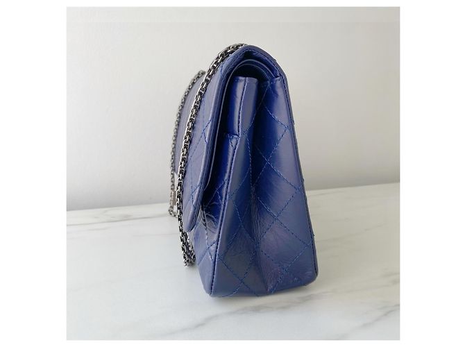 Mademoiselle Chanel 2.55 Reissue 227 Borsa a Patta Vitello Trapuntato Blu Navy Blu scuro - vista 3