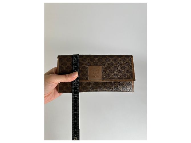 Edge Céline Vintage Celine Macadam Canvas Bifold Wallet Brown Gold - view 8
