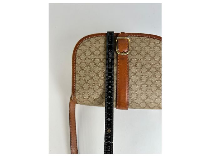 Céline Bolsa Tiracolo com Aba Vintage Celine Macadam Canvas Beige Brown Bege - vista 12