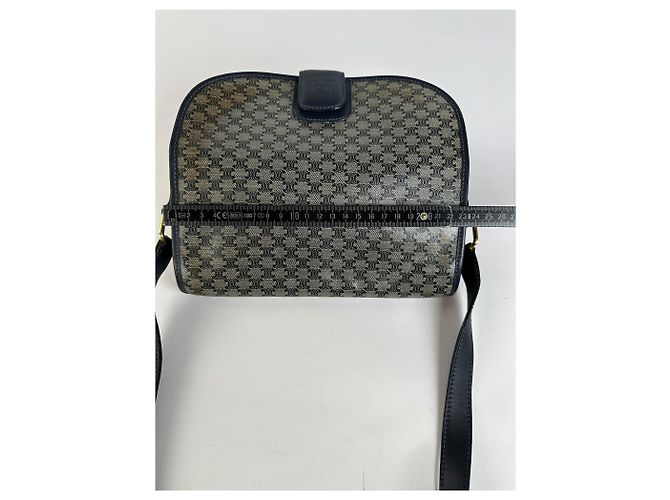 Céline Vintage Celine Monogram Canvas Umhängetasche mit Klappe Navy Beige Marineblau - Ansicht 11