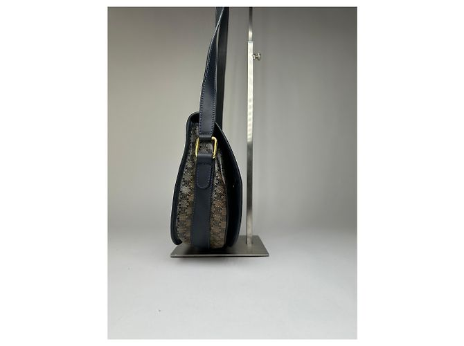 Céline Vintage Celine Monogram Canvas Umhängetasche mit Klappe Navy Beige Marineblau - Ansicht 4