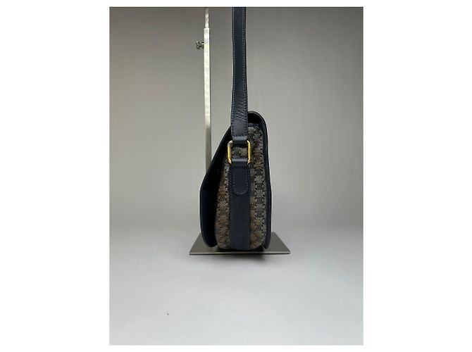 Céline Vintage Celine Monogram Canvas Umhängetasche mit Klappe Navy Beige Marineblau - Ansicht 6