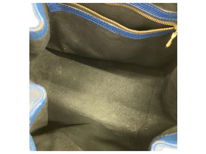 Noe Borsa a tracolla Louis Vuitton Epi Petit Noé Blu - vista 4