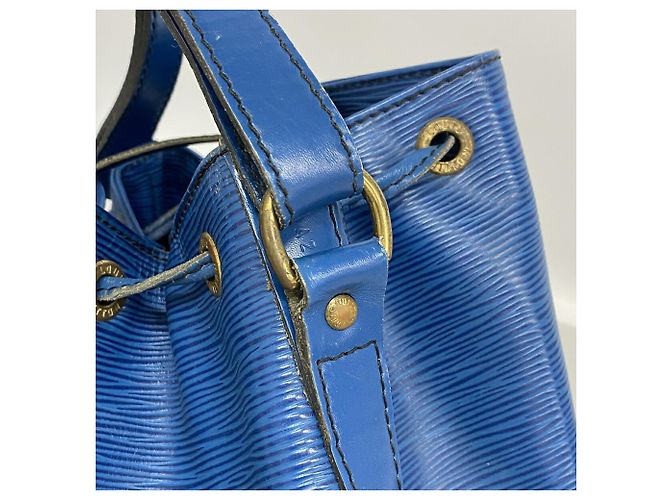 Noe Borsa a tracolla Louis Vuitton Epi Petit Noé Blu - vista 9
