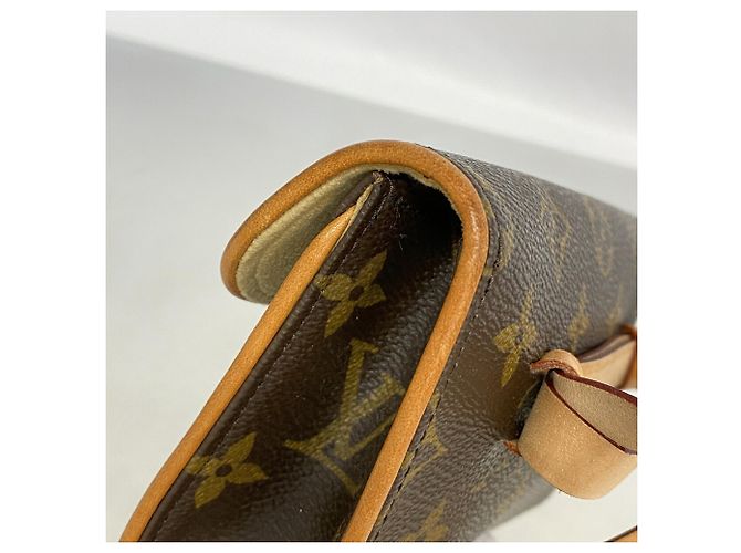 Louis Vuitton Monogram Pochette Florentine Fanny Pack Marrone - vista 7