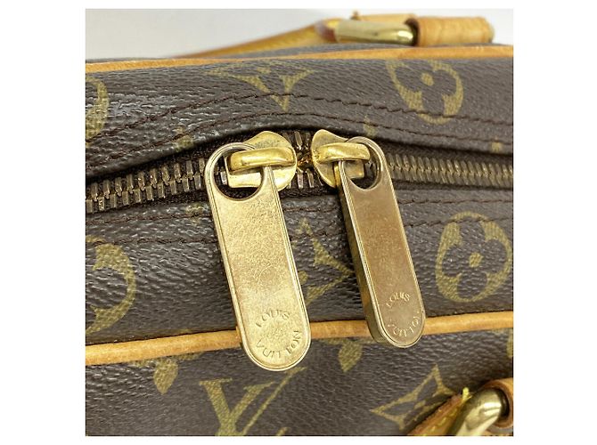 Bolso Louis Vuitton Monogram Manhattan PM Castaño - vista 10