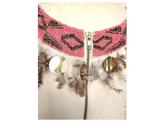 Manoush Vestido Chic Pocahontas de Gasa de Algodón con Plumas y Dijes Castaño Rosa Blanco Dorado - vista 17