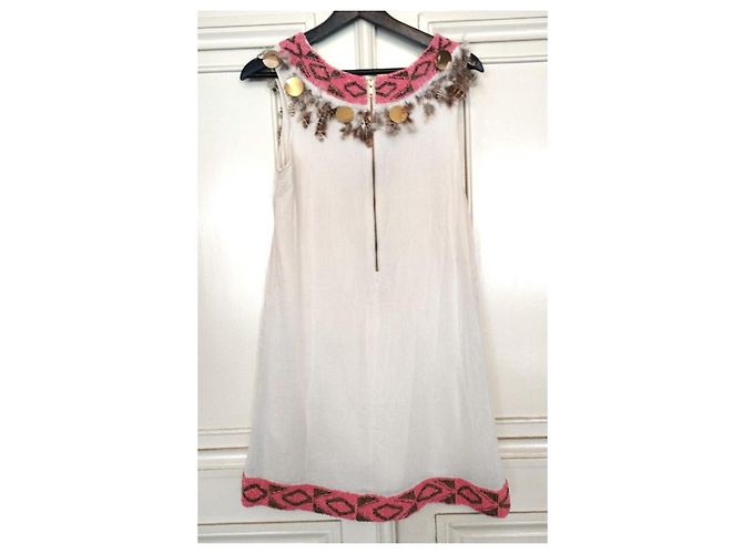 Manoush Vestido Chic Pocahontas de Gasa de Algodón con Plumas y Dijes Castaño Rosa Blanco Dorado - vista 8