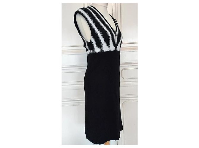 Agnès b. Trendy Graphique ärmelloses Strickkleid Schwarz Weiß - Ansicht 11