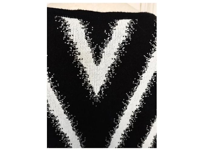 Agnès b. Trendy Graphique ärmelloses Strickkleid Schwarz Weiß - Ansicht 19