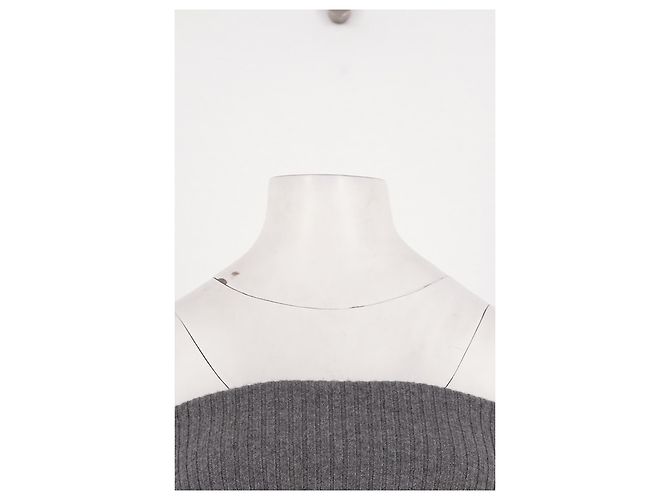 Top de cachemira gris Reformation - vista 2