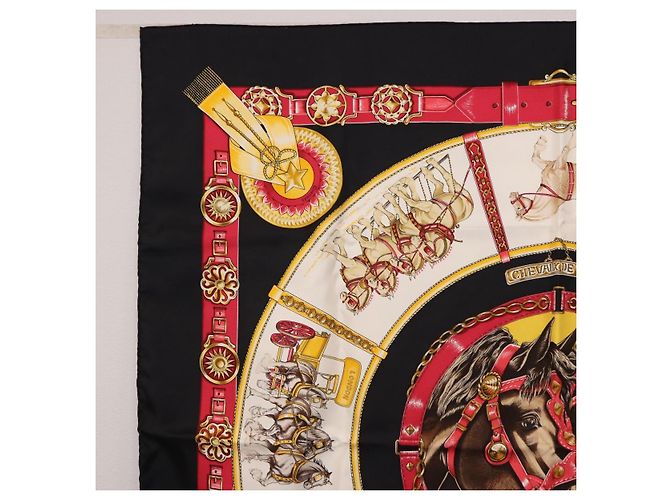 Hermès Pañuelo HERMES Carre 90
CHEVAUX DE TRAIT
Seda Negro - vista 2