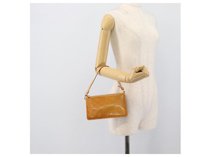 LOUIS VUITTON Monogram Vernis Lexington Accessory Pouch Beige M91010 - vista 21