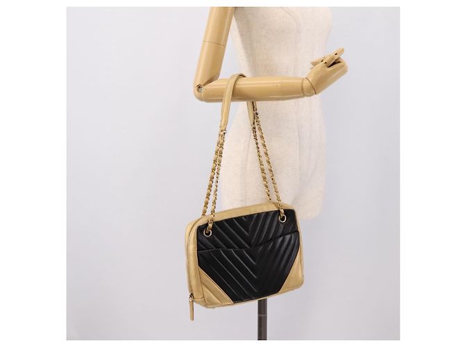 CHANEL V Stitch Chain Shoulder Bag Lamb Skin Beige Gold CC - view 29