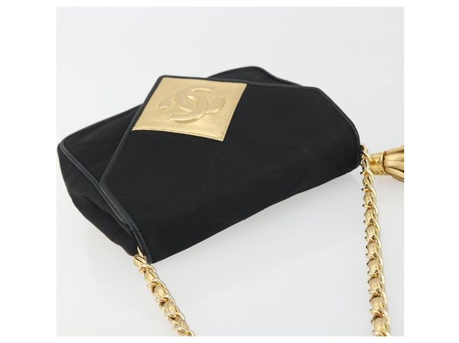 CHANEL Matelasse Chain Shoulder Bag Satin Black Gold CC - vista 6
