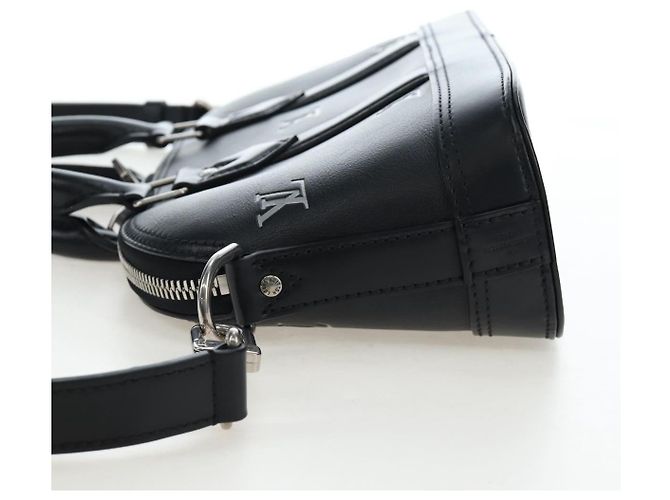 LOUIS VUITTON Alma EW Hand Bag Calf leather Black M24529 LV - vista 3