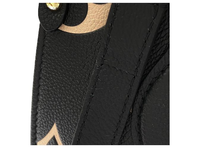 Borsa Louis Vuitton Bicolor Monogram Empreinte OnTheGo PM Nero Beige - vista 4
