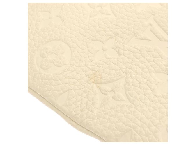 Bolso Louis Vuitton Taurillon Monogram Pochette A4 Blanco - vista 4