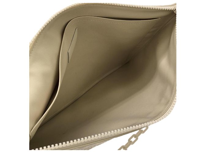 Bolso Louis Vuitton Taurillon Monogram Pochette A4 Blanco - vista 7