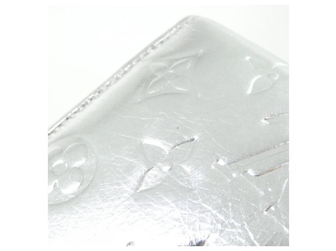 Cartera Louis Vuitton Monogram Coussin Zippy Plata - vista 4