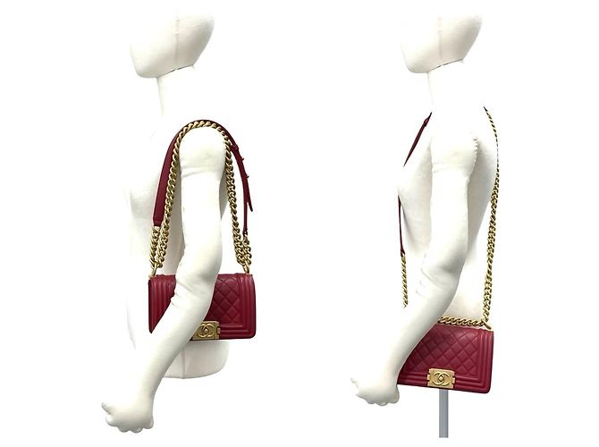 Borsa a tracolla 2-way Chanel Boy Chanel Matelassé in rosso - vista 2