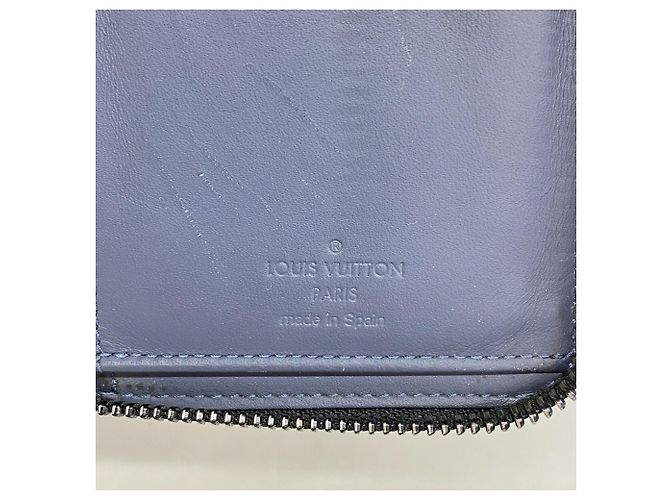 Louis Vuitton Monogram Shadow Zippy Wallet in Navy Navy blue - view 4