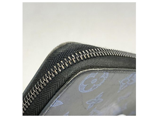 Louis Vuitton Monogram Shadow Zippy Wallet in Navy Navy blue - view 6