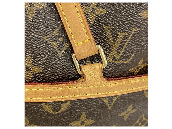 Borsa Tote Louis Vuitton Monogram Coussin GM Marrone - vista 8