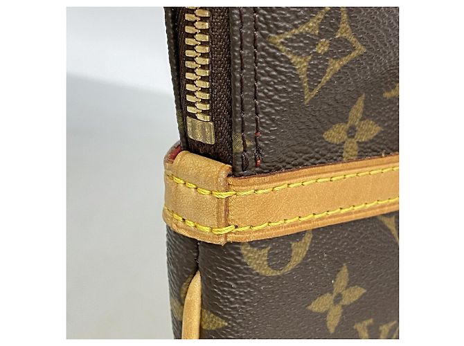 Borsa Tote Louis Vuitton Monogram Coussin GM Marrone - vista 9