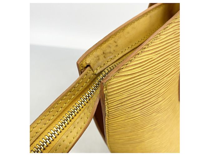 Borsa a tracolla Louis Vuitton Epi Saint Jacques Giallo - vista 7