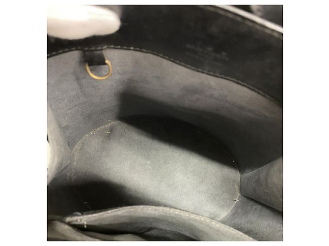Borsa a tracolla Louis Vuitton Epi Cluny Nero - vista 4